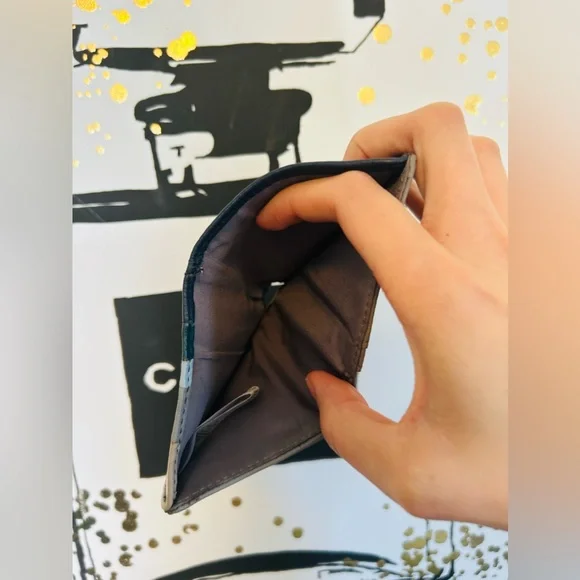 ❌SOLD ❌ Cow Hide Leather Fossil Wallet - Picture 3 of 5